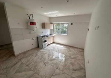 PH EN VENTA 2 AMBIENTES AL FRENTE 1ER PISO  POR ESCALERA ZONA TODO EL AÑO