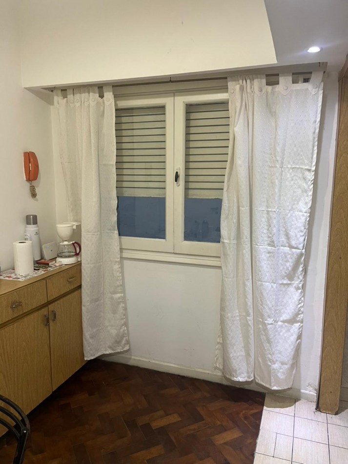 VENTA DEPARTAMENTO 1 1/2 AMBIENTE DIVIDIDO CENTRO.