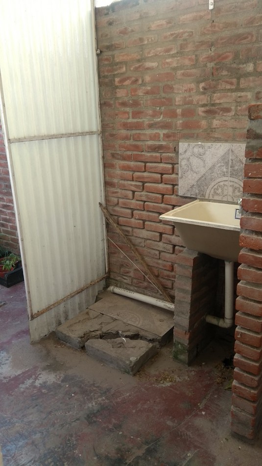 ALQUILER 24 MESES PH AL FRENTE DE 3 AMBIENTES CON PATIO INTERNO. POMPEYA