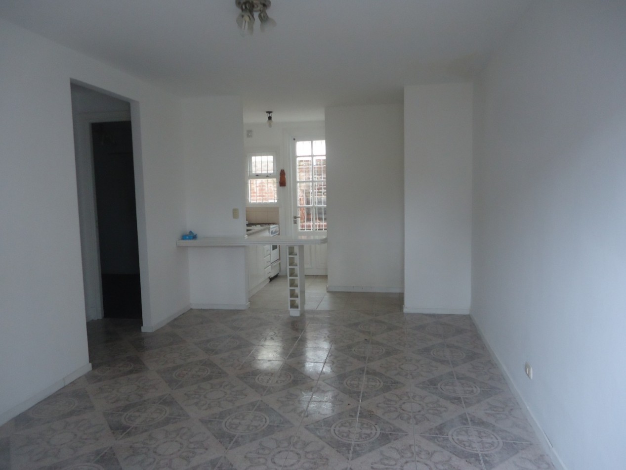 VENTA PH 3 AMBIENTES AL FRENTE C/PATIO ZONA ESTACION NORTE